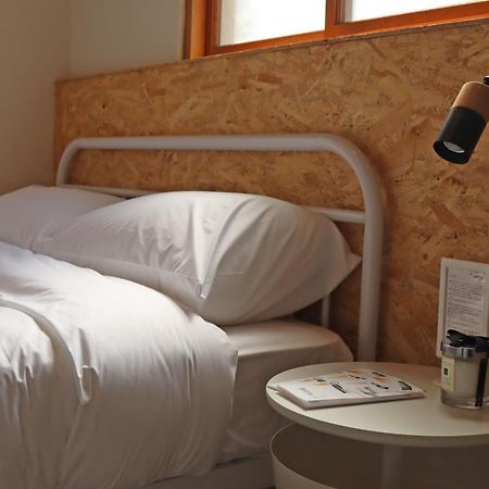 Dope Hostel Taichung Buitenkant foto