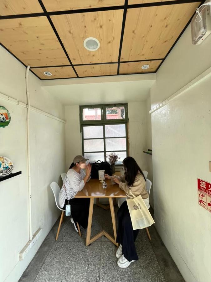 Dope Hostel Taichung Buitenkant foto
