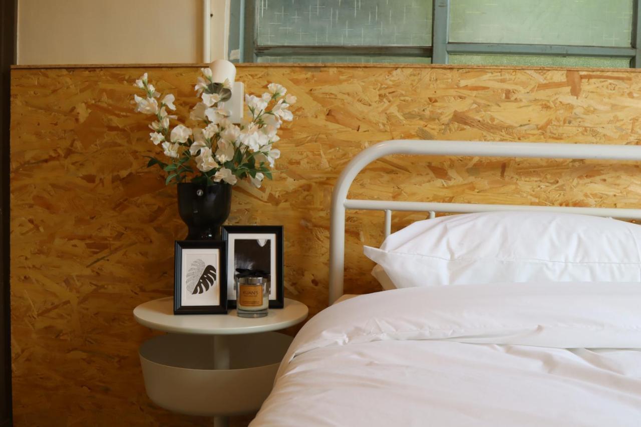 Dope Hostel Taichung Buitenkant foto