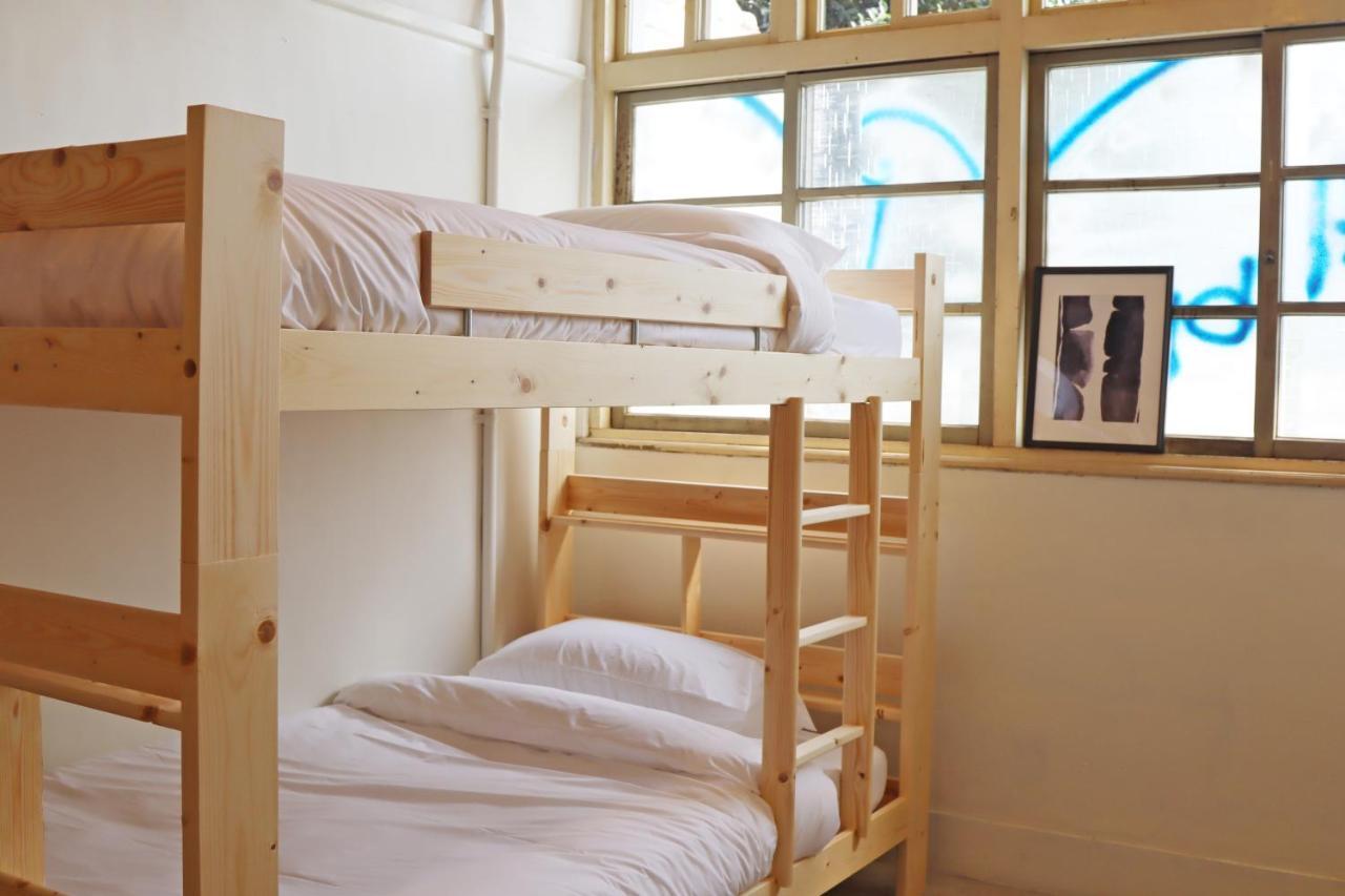 Dope Hostel Taichung Buitenkant foto